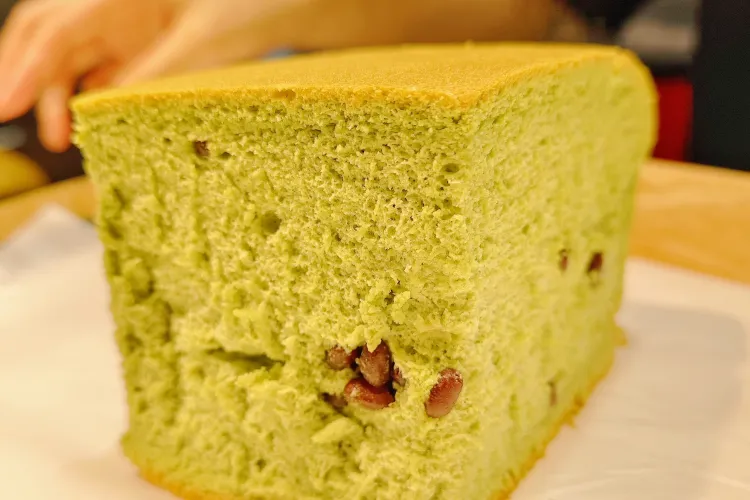 Freshly Baked Matcha Red Bean Sponge Cake & Yogurt Skin Dessert at Dongmen Sun Plaza Shenzhen