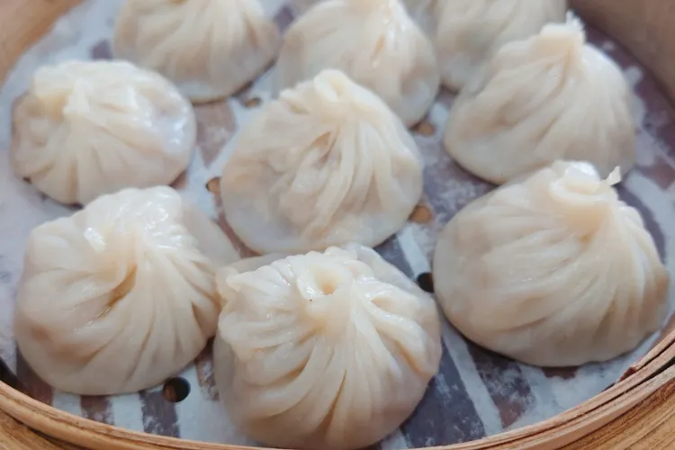 Traditional Local Fast‑Food Spot in Shenzhen: Classic Steamed Buns, Rice Plates, and Affordable Cantonese Comfort Food