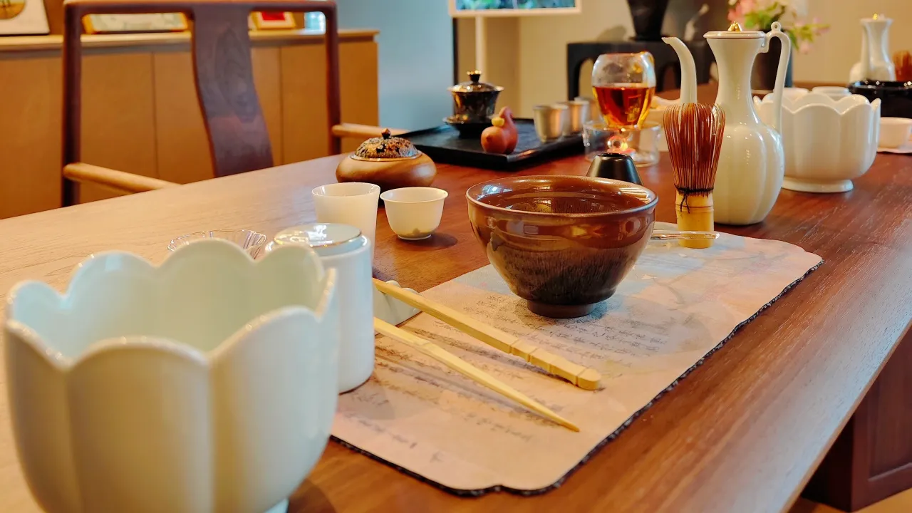 Experience Song Dynasty Intangible Heritage: A Refined Tea‑Whisking Ritual(Dian Cha) in a Stunning Tea House