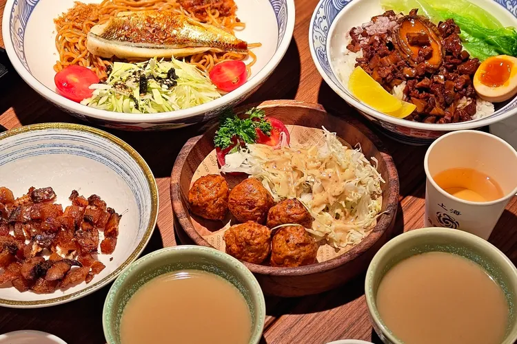 Yudu Laowei Seafood Noodles at Zhuoyue Center: A Review of the New Noodle Shop