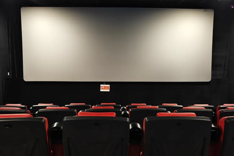 Dongmen Budget Cinema｜Affordable Movie Experience in Shenzhen at Hacker Amusement Arcade