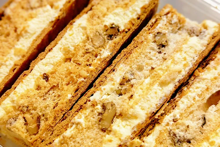 Guang Tai Men Mille-feuille in Dongmen Shenzhen: A Delicious Childhood Favorite